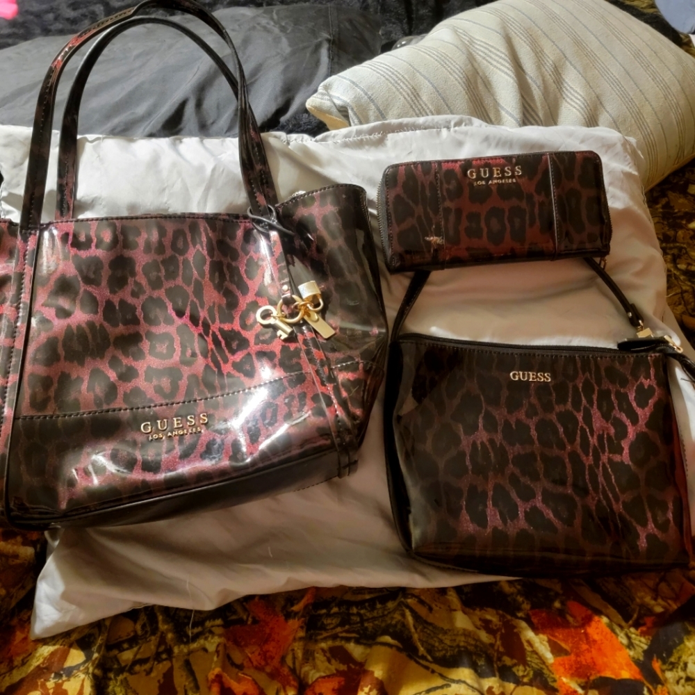 Guess Purse wallet and makeup bag